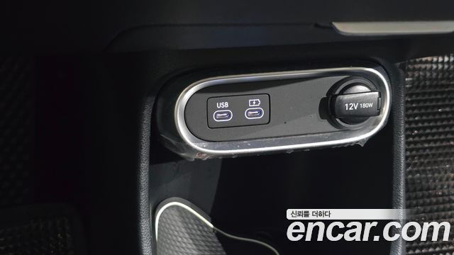 Genesis GV60 2022 — photo 19