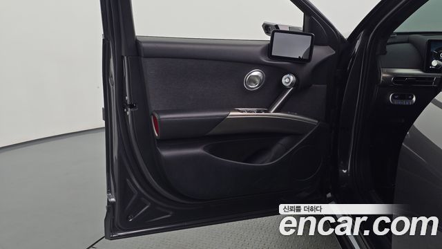 Genesis GV60 2022 — photo 14