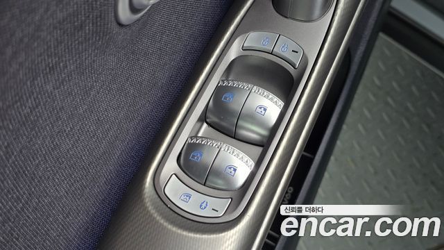 Genesis GV60 2022 — photo 37