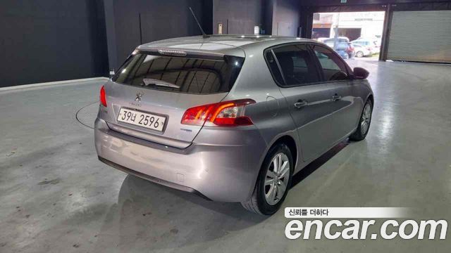 Peugeot 308 2015 — photo 2