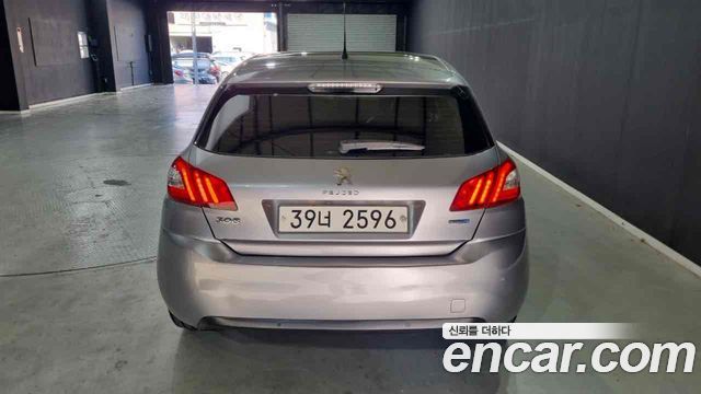 Peugeot 308 2015 — photo 4