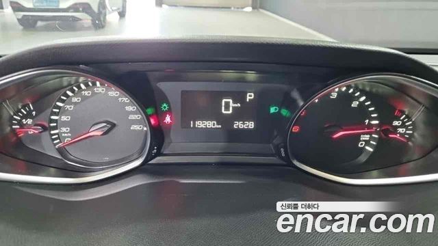 Peugeot 308 2015 — photo 8