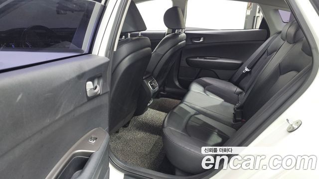 Kia K5 2019 — photo 12