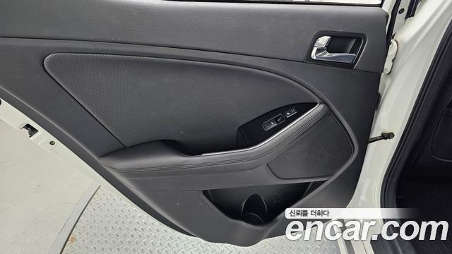 Kia K5 2014 — photo 15