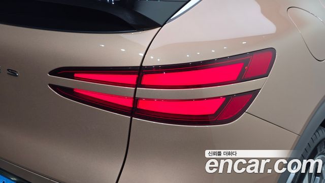Genesis GV60 2022 — photo 9