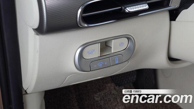 Genesis GV60 2022 — photo 28