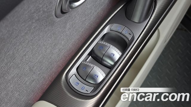 Genesis GV60 2022 — photo 35