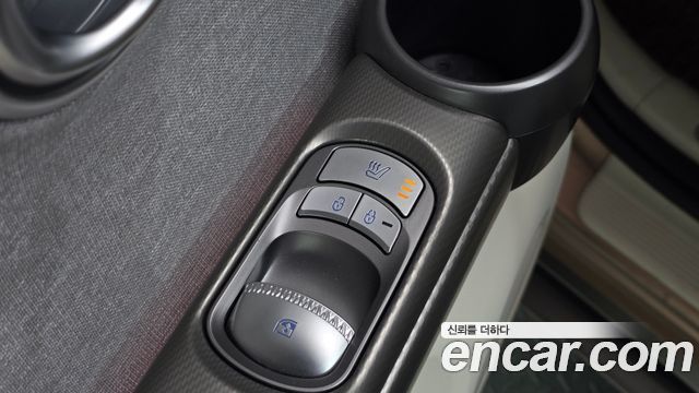 Genesis GV60 2022 — photo 36
