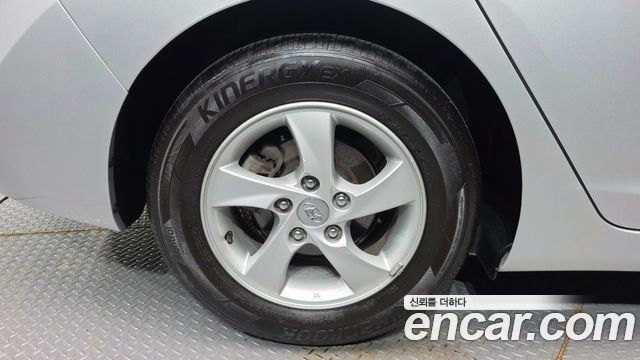 Hyundai AVANTE 2014 — photo 5