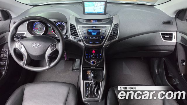 Hyundai AVANTE 2014 — photo 10