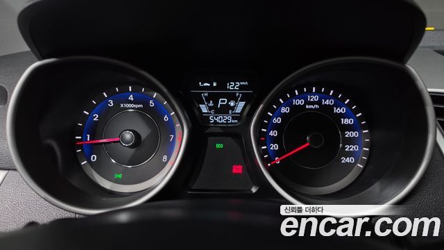 Hyundai AVANTE 2014 — photo 11