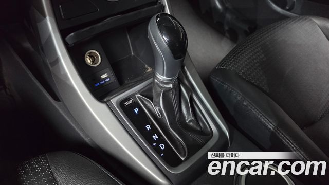Hyundai AVANTE 2014 — photo 12