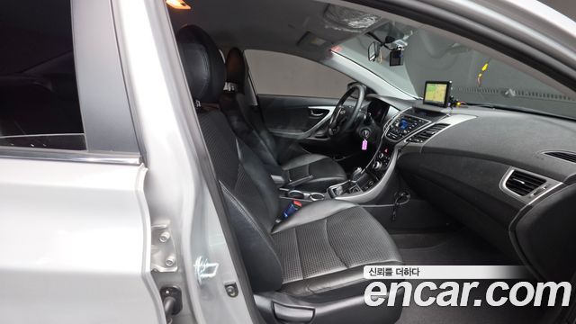 Hyundai AVANTE 2014 — photo 13