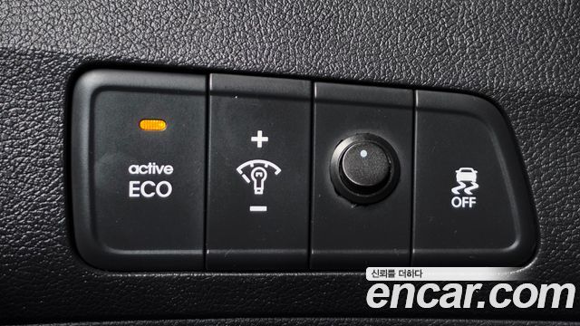 Hyundai AVANTE 2014 — photo 18