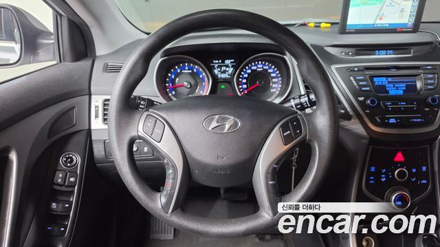 Hyundai AVANTE 2014 — photo 19