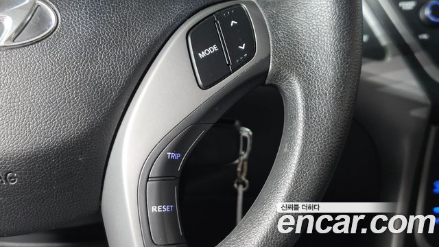 Hyundai AVANTE 2014 — photo 21