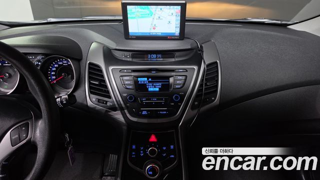Hyundai AVANTE 2014 — photo 22