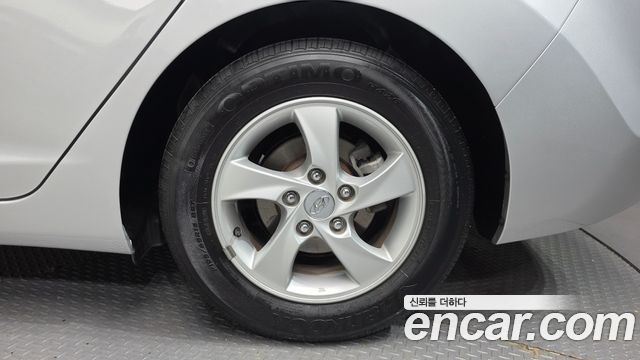 Hyundai AVANTE 2014 — photo 7