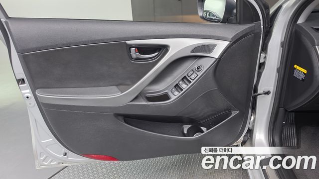 Hyundai AVANTE 2014 — photo 14