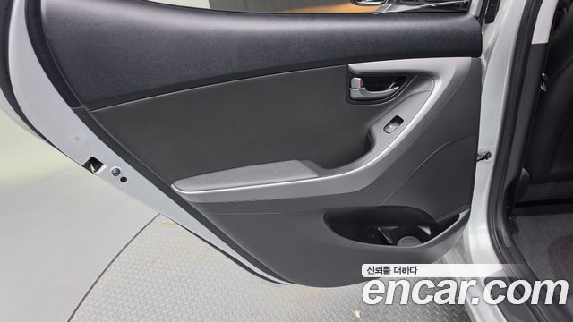 Hyundai AVANTE 2014 — photo 15