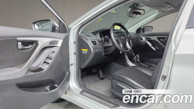 Hyundai AVANTE 2014 — photo 16
