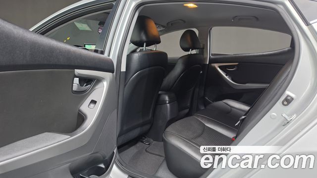 Hyundai AVANTE 2014 — photo 28