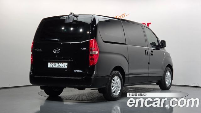 Hyundai Starex 2019 — photo 2