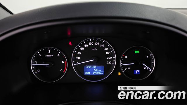 Hyundai Starex 2019 — photo 11