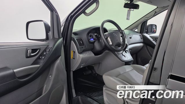 Hyundai Starex 2019 — photo 13