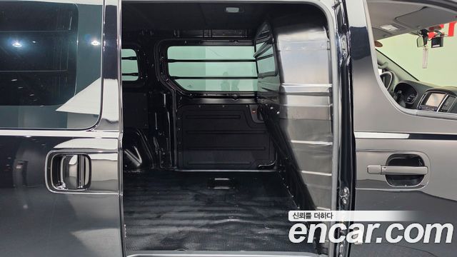 Hyundai Starex 2019 — photo 17