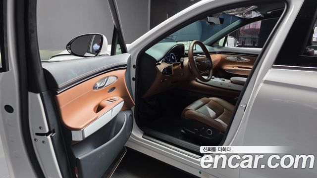Genesis GV70 2023 — photo 10
