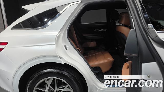 Genesis GV70 2023 — photo 12