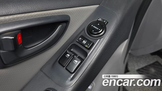 Hyundai Starex 2014 — photo 11