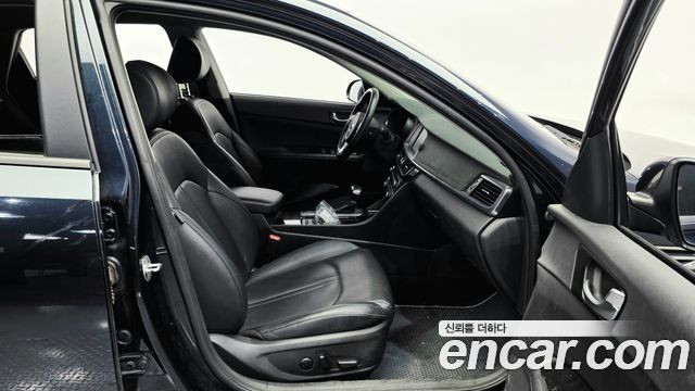 Kia K5 2016 — photo 17