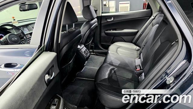 Kia K5 2016 — photo 18