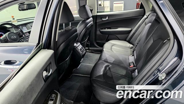 Kia K5 2016 — photo 16