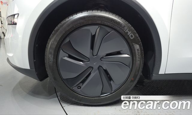 Tesla Model Y 2026 — photo 5
