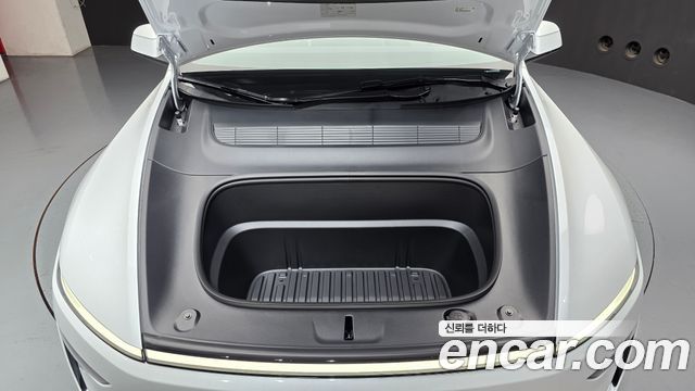 Tesla Model Y 2026 — photo 6