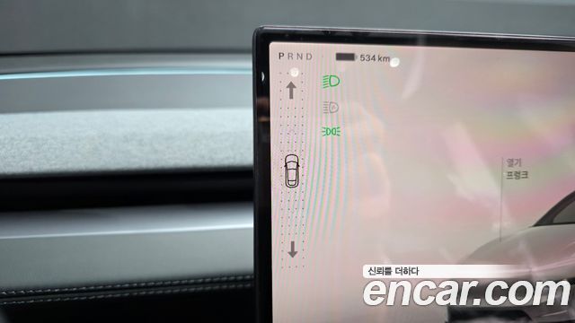 Tesla Model Y 2026 — photo 9