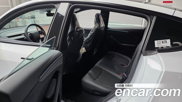Tesla Model Y 2026 — photo 11
