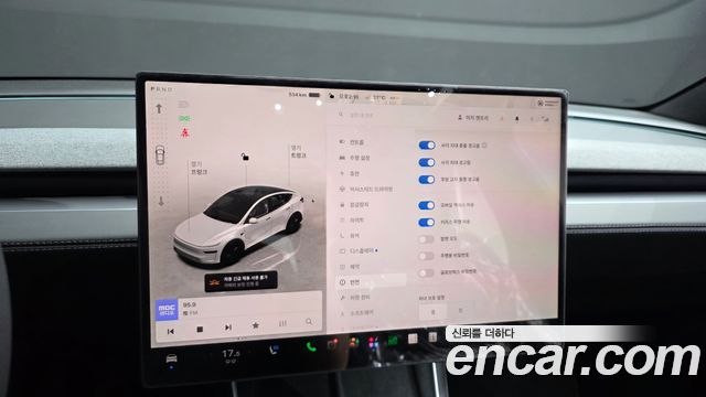 Tesla Model Y 2026 — photo 14