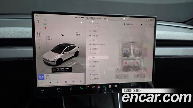 Tesla Model Y 2026 — photo 16