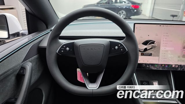 Tesla Model Y 2026 — photo 18
