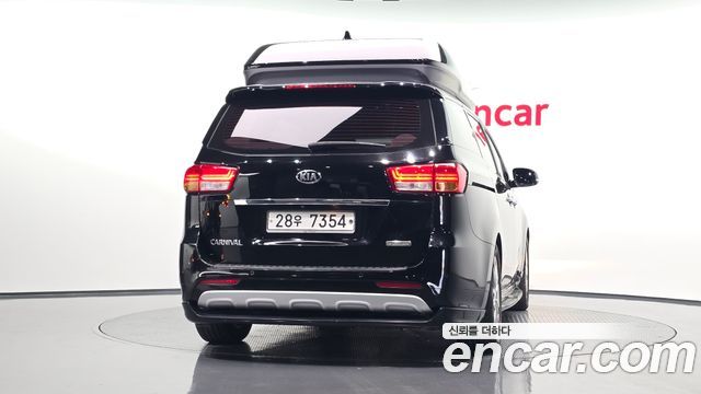 Kia Canival 2016 — photo 4