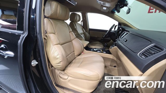 Kia Canival 2016 — photo 19