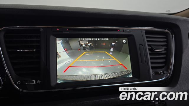 Kia Canival 2016 — photo 22