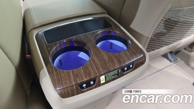Kia Canival 2016 — photo 26