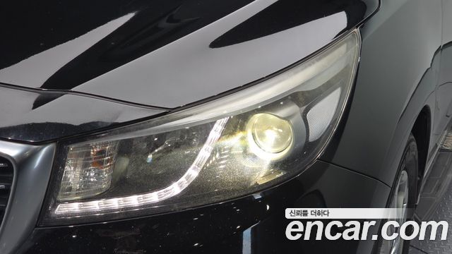 Kia Canival 2016 — photo 8