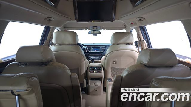 Kia Canival 2016 — photo 29