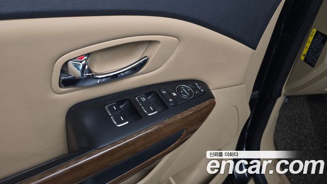 Kia Canival 2016 — photo 32